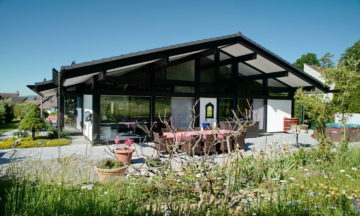 ART5 Bungalow schwarz – Wermatswil 2015